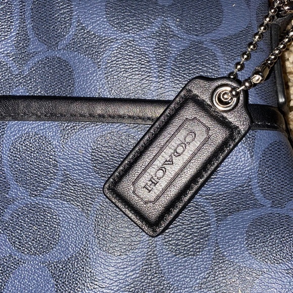 Authentic Coach Crossbody bag - Picture 3 of 4
